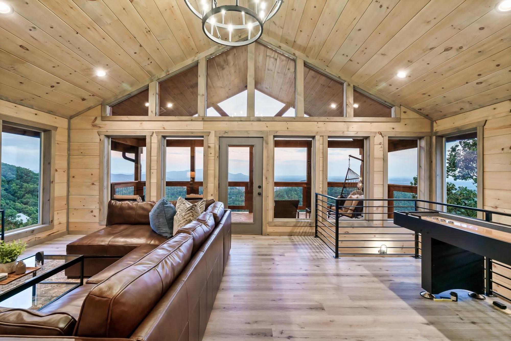 New Luxury Cabin With Stunning Mountainviews,Hottub, Firepit, Fireplace,2 Kingbeds, 2 Covereddecks,Bbqgrill, Shuffleboard And Pool Access Sevierville Eksteriør bilde