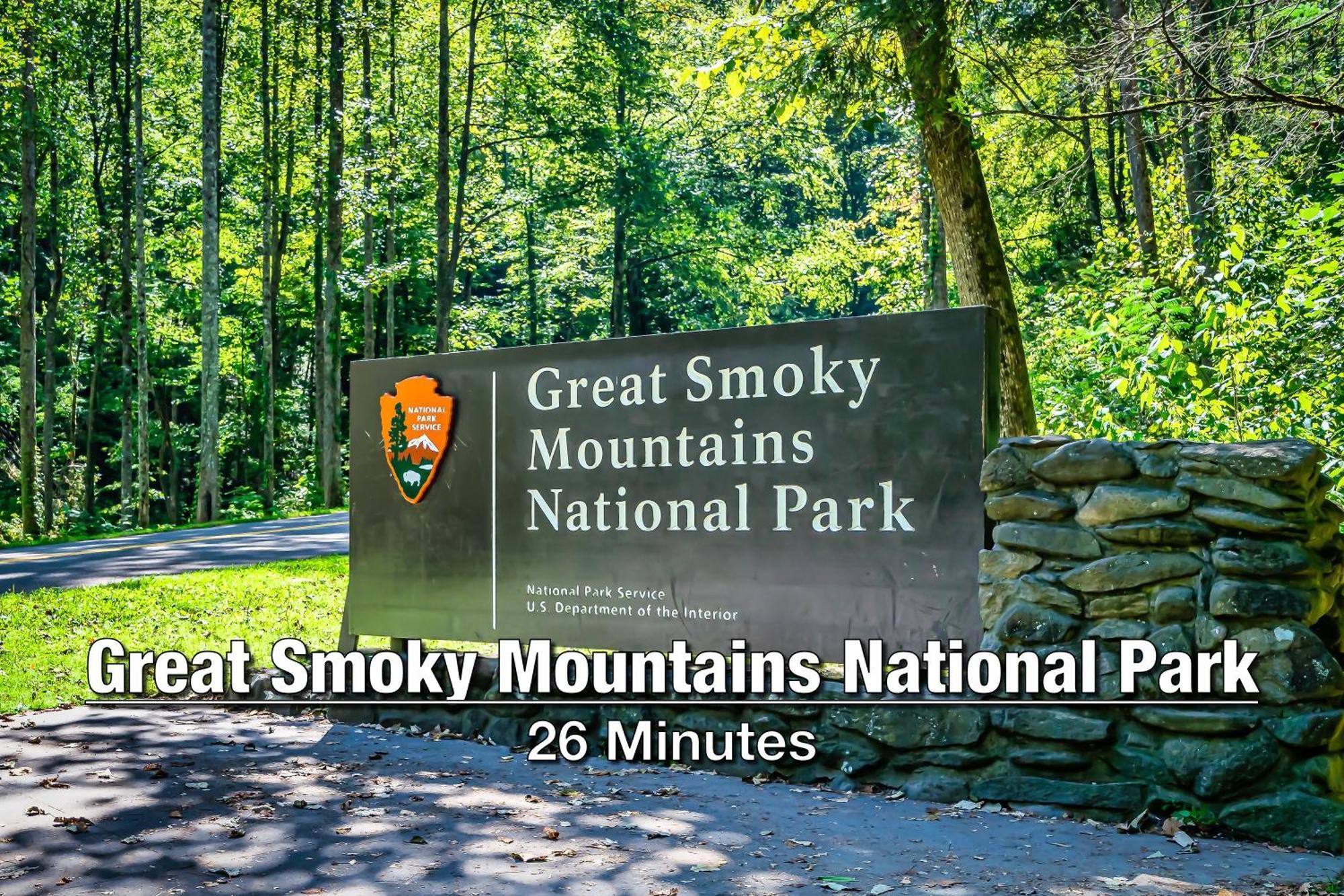 New Luxury Cabin With Stunning Mountainviews,Hottub, Firepit, Fireplace,2 Kingbeds, 2 Covereddecks,Bbqgrill, Shuffleboard And Pool Access Sevierville Eksteriør bilde